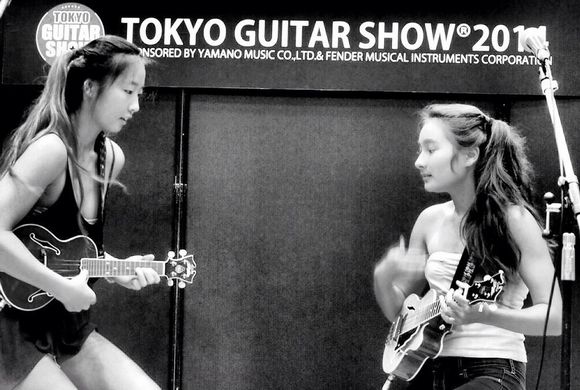 人気急上昇中のハワイのウクレレガールズHonoka & Azita (ホノカ&アジータ)