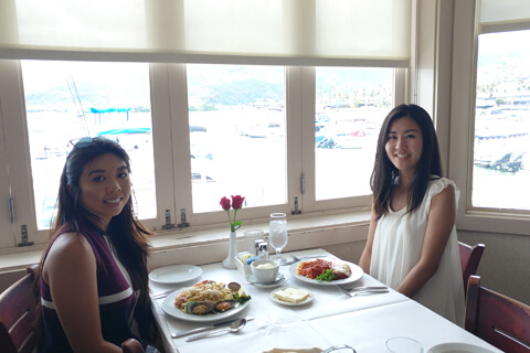 マリーナビューの窓際席