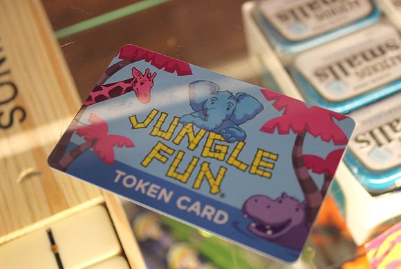 子どもも大人もファミリーで楽しめる、アラモアナセンターにあるジャングルファン