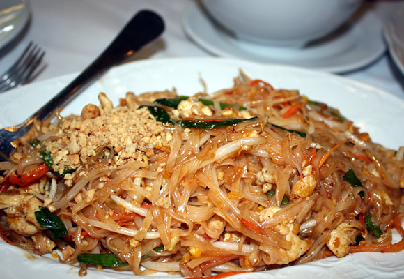 オアフ島ホノルル、トゥー・タイ・フォーのタイ料理がおすすめ