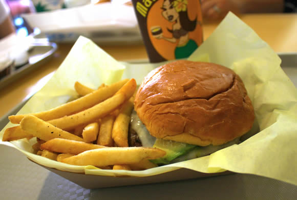 マハロハバーガーがカイルアにオープン!