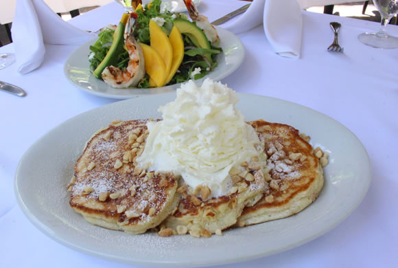 ワイキキのロイヤル・ハワイアン・センター内、イル・ルピーノ