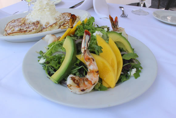 ワイキキのロイヤル・ハワイアン・センター内、イル・ルピーノ