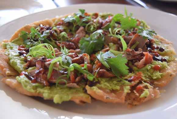 ワイキキのロマンティックなレストラン、トップ・オブ・ワイキキ