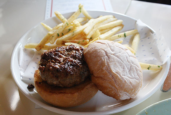 アラモアナ bills、ビルズ、ワイキキ、ハッピーアワー