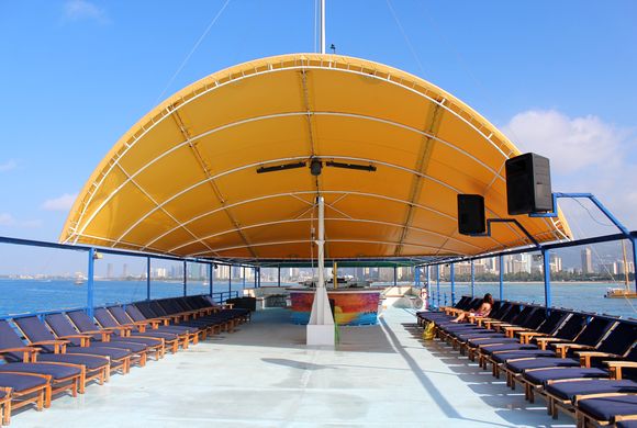 ワイキキの沖でマリンアクティビティを楽しめるスポット