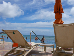 シェラトン・ワイキキのインフィニティ・プール