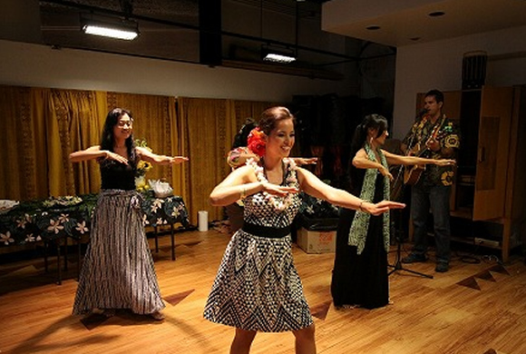 ワイキキで無料フラレッスンはいかが?