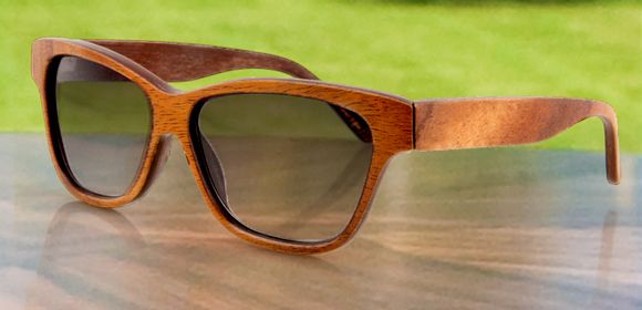 マーティン&マッカーサー、コアのサングラス