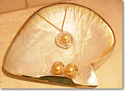 ワイキキ・ビーチ・ウォーク,アイランド・パールズ,南洋真珠